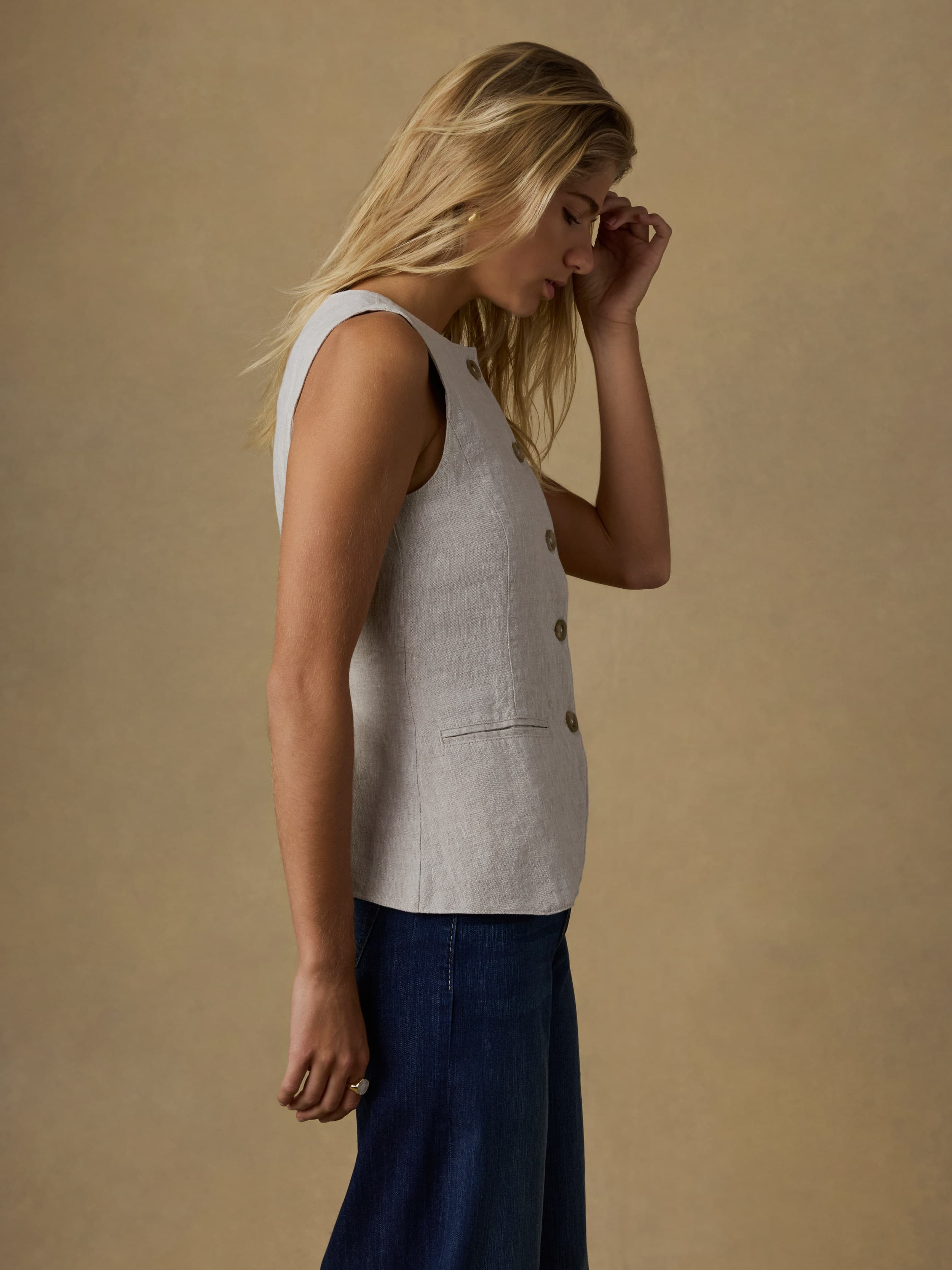 Sun Strider Linen Vest - Flax