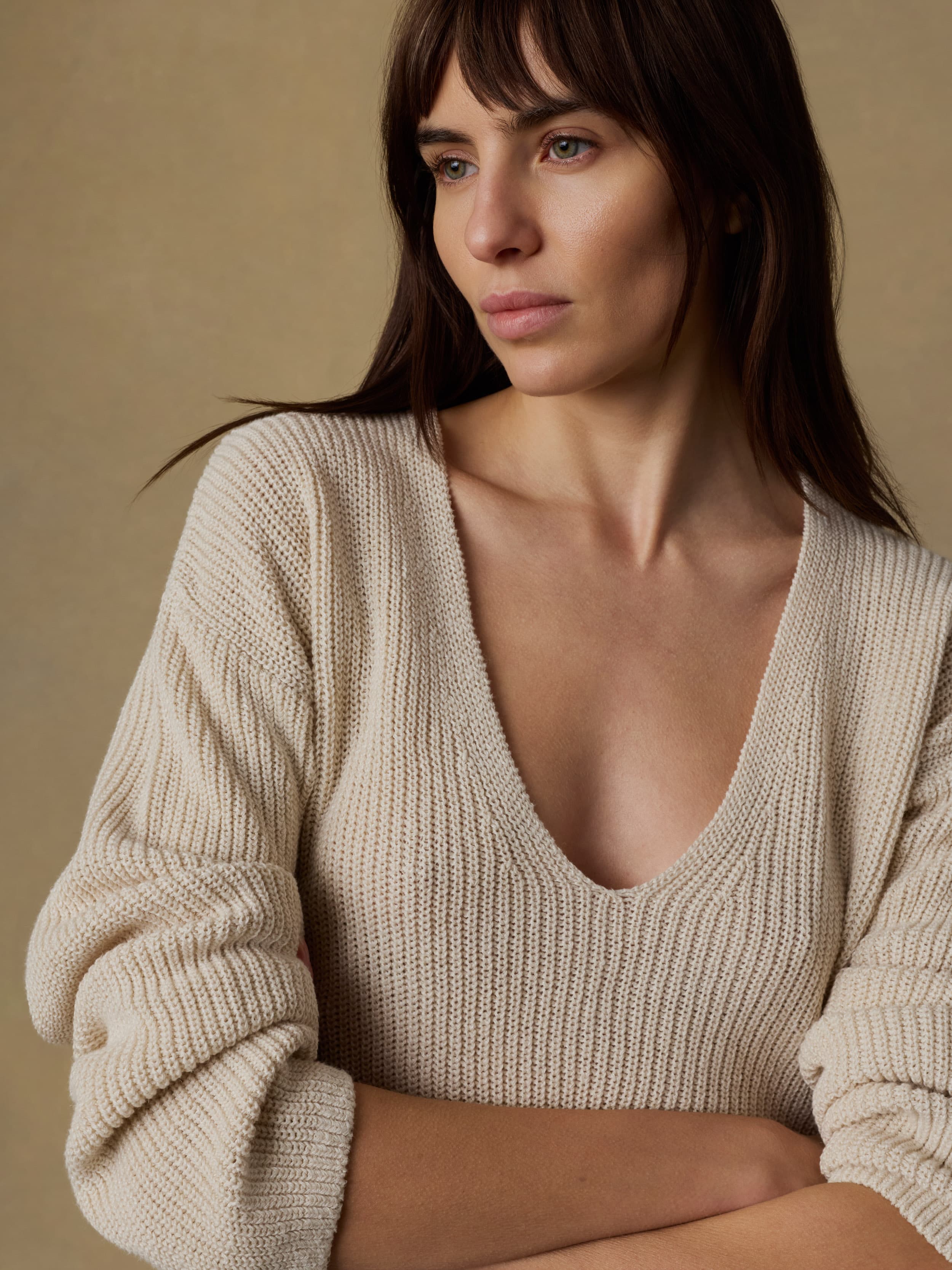 Miramar Linen Deep V Sweater - Summer Sand