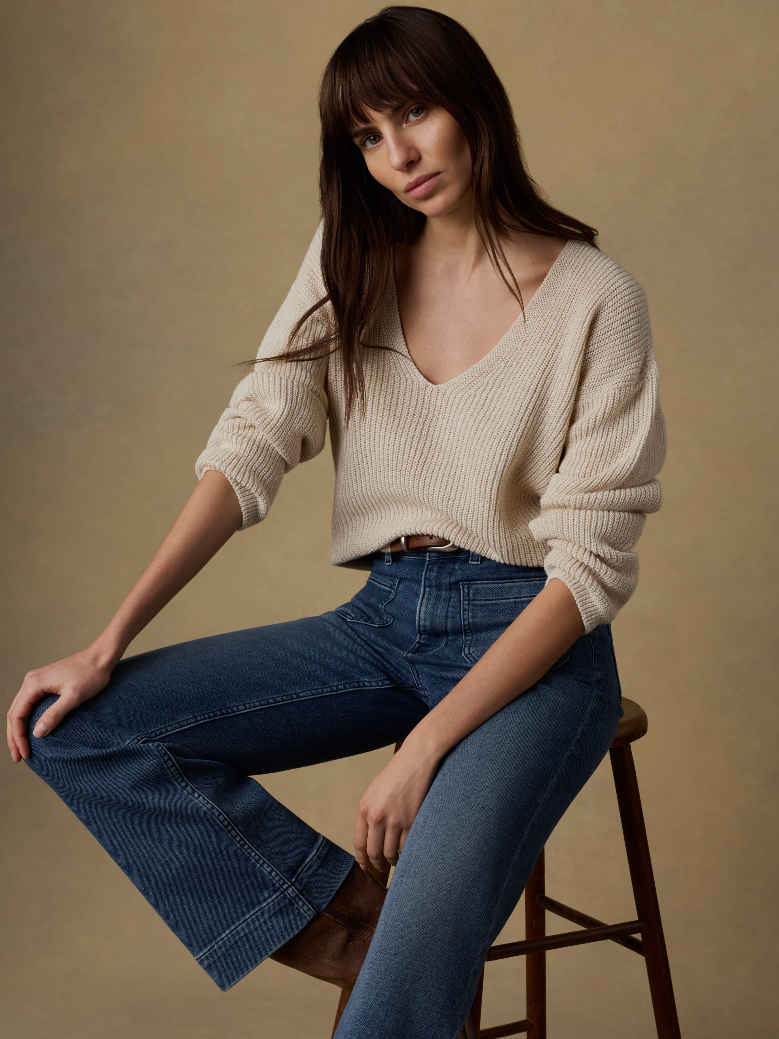 Miramar Linen Deep V Sweater - Summer Sand